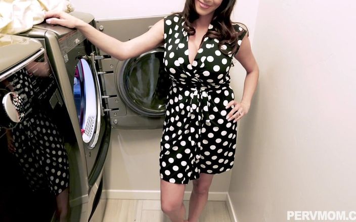 PervMom: Ariella ferrera latina mẹ kế con trai riêng