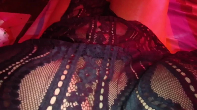 malesabenatiastar: She Masturbates Until She Comes