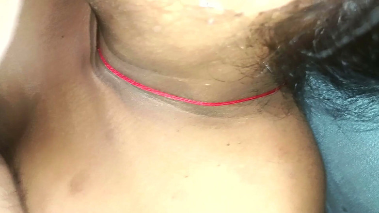 Popmini: Cuplu sexy din satul tamil face sex strâmt noaptea și pizdă...