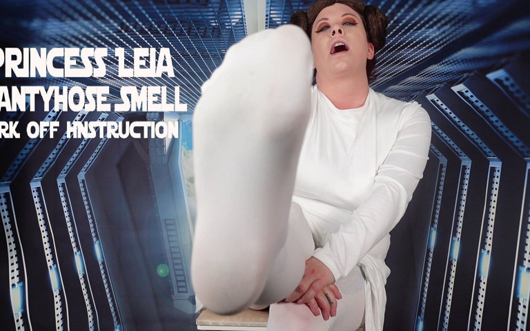 Princess Leia Lets POV Smell Her Stinky Pantyhose Covered Feet and Gives a JOI (Deanna Deadly)