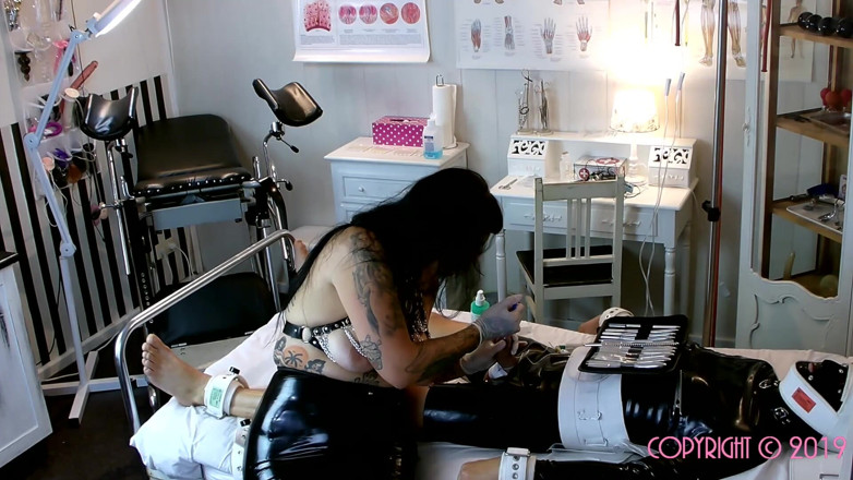 Domina Lady Vampira - SM Studio Femdom Empire: 患者の誘惑パート4
