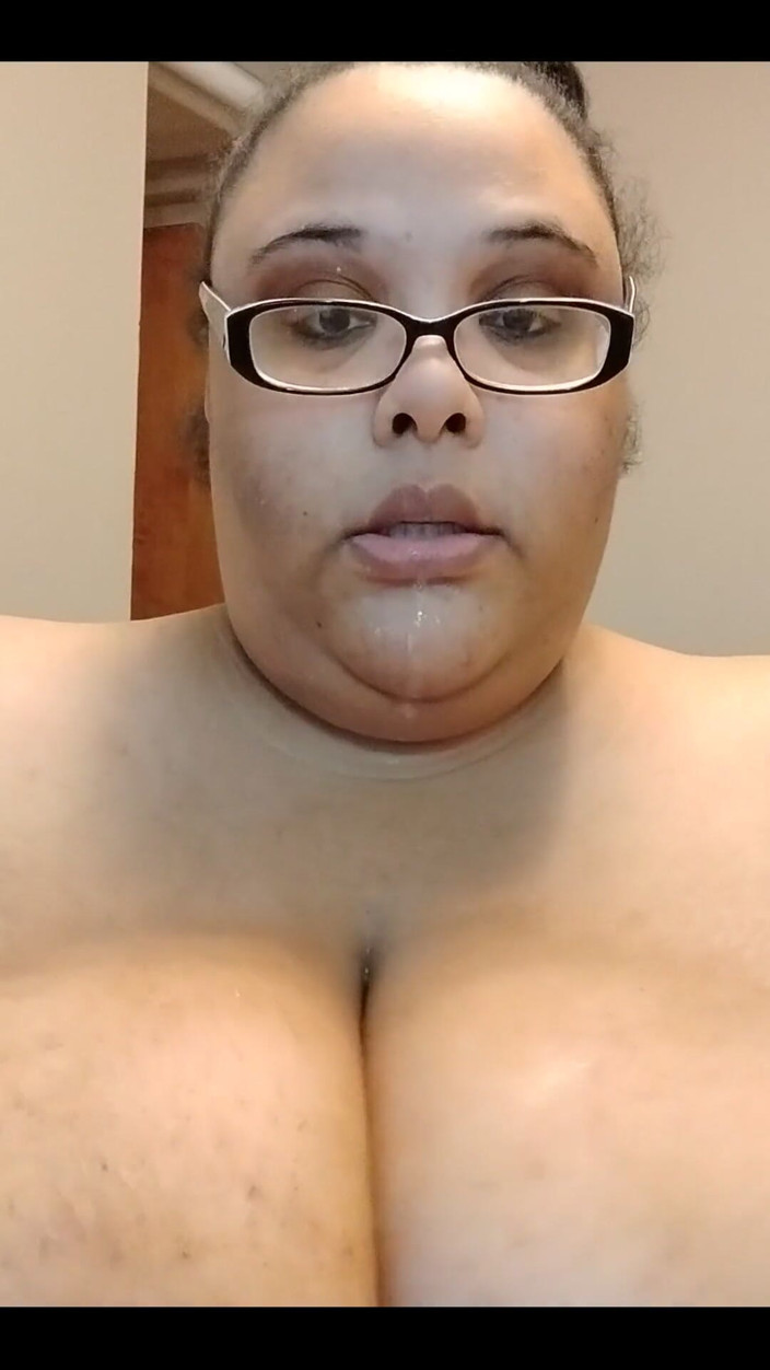 Jessica pigslut: Siapa yang pengen nyepong kontol ceroboh?