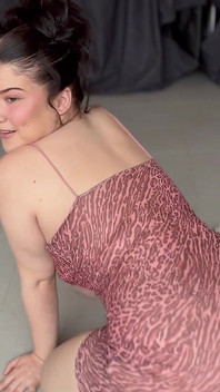 मेरे बड़े स्तनों को लंड हिलाने के निर्देश