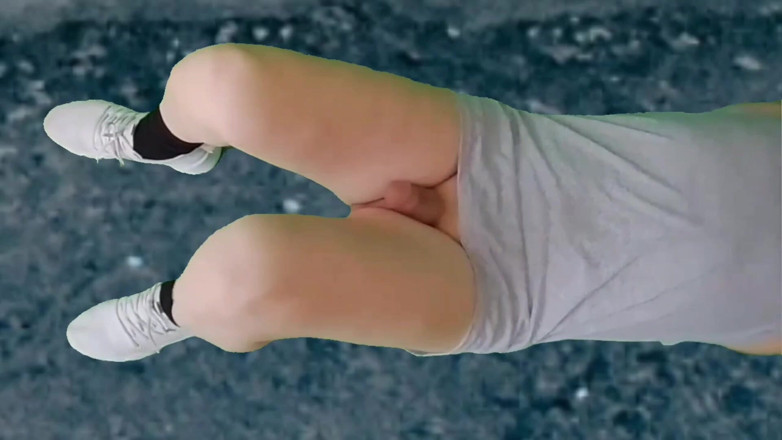 Kitty_Cross: 1 Sdraiato su asphalt culona cutie femboy
