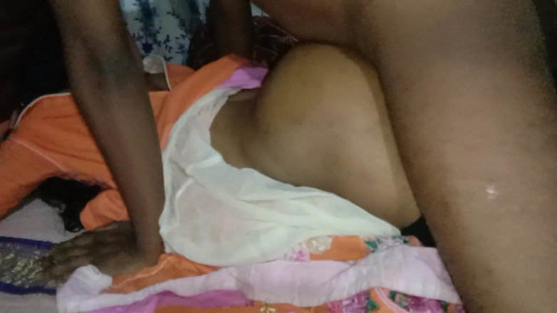 Deshi women: Aku pertama kali ngentot sama pacar kampusku waktu lagi ngentot...
