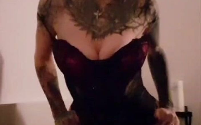 Tattoo vampir: セクシーなDessous