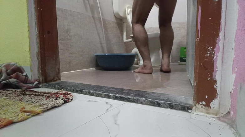 LovedSunsine1990: 얘들아, 넌 내 벌거벗은 목욕을 좋아해.