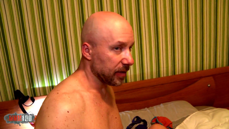 MMM100: Sex with the milf next door
