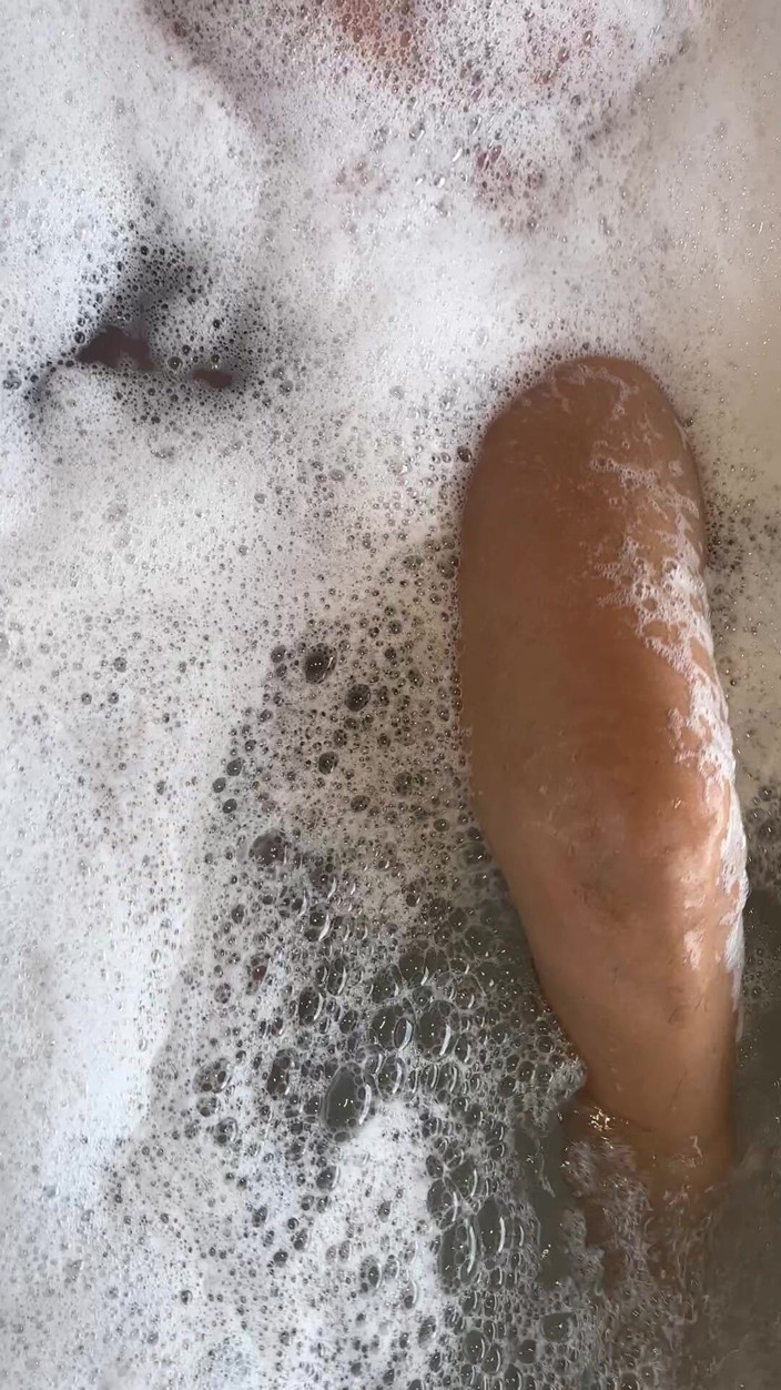 Anu00006: Sonra banyo yapıyorum