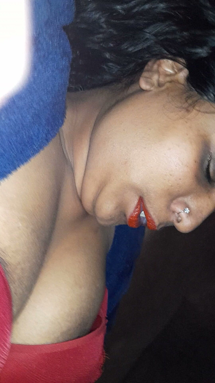 IndyFire: Tante semok dengan bra lagi asik dientot
