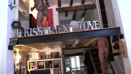 Macho factory: Lelaki Sepanyol dengan batang besar mengongkek ayah berotot yang ketat