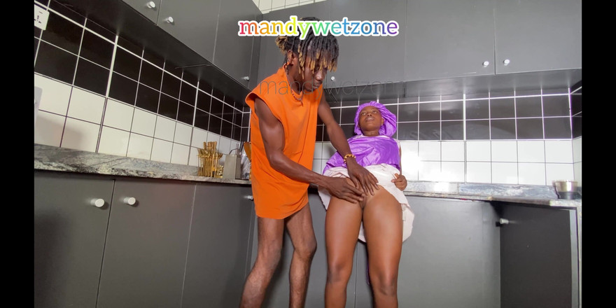 Detherapist: Elle a Tardé À Faire Le Dîner Alors Je Fais Dû...