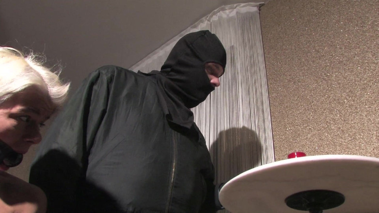 Nasty World Media: Lovituri dure și gemete