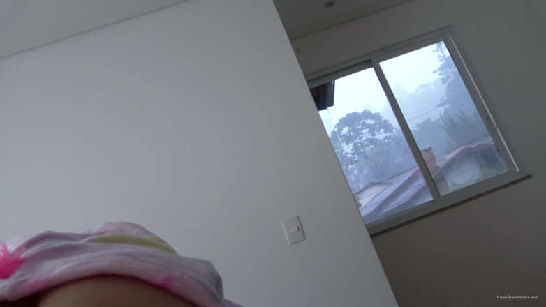 Homegrown Swingers: Onesie Dziewczyna jedzie penisa