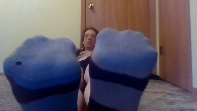 LilTaste: Socken und hintern zeigen