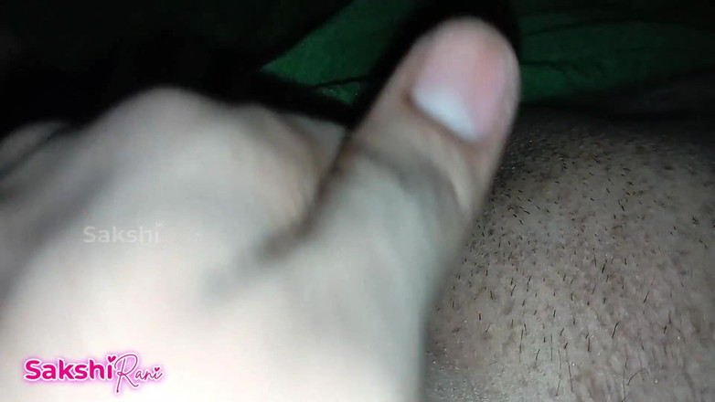 sakshi_raniii: Sorellastra indiana sposata tette lattiginose succhiano il fratellastro