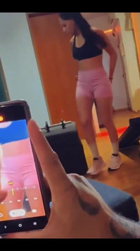 Finalmente consegui transar com ela. Esta cadela é incrível