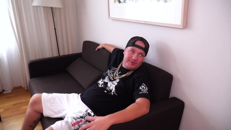 GERMAN MMP: Esperma alemán cachondo en la capital episodio 6 con Manu Magnum