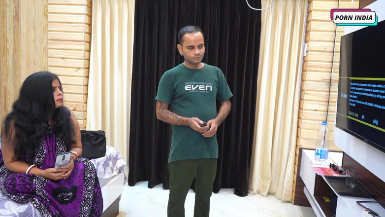 Porn India Studio: अकेली हॉट लड़की अजनबी के साथ जोरदार चुदाई कर रही है