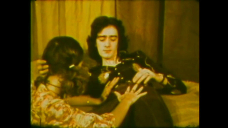 The Unforgettable: Lesbian saling mengisap satu sama lain