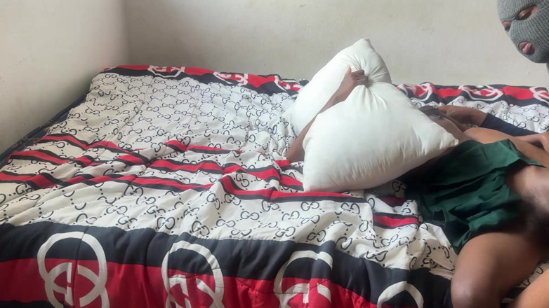 Petite Erotic Africa: Muslimská ebenová teenagerka po škole