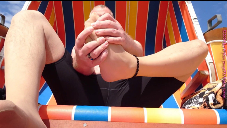 Carmen_Nylonjunge: Nylon feet in a beach chair ** North sea holidays 2019 **