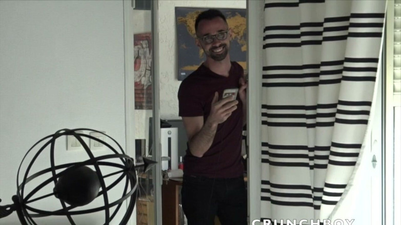 Hot recent bareback entertainement: James transou por um jovem árabe