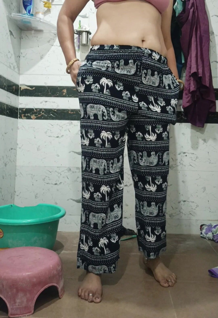 Priyahot77: Priya Bhabi – penggambaran video badan seksi berpantat besar