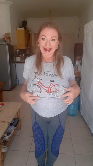 MariaOld: Striptýz s obrovskými prsy a prstěním kundičky