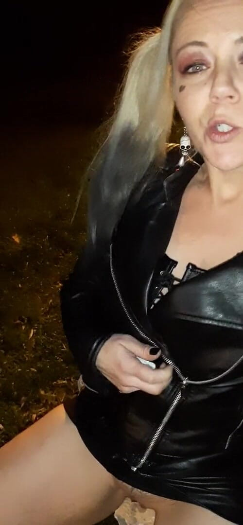 Street porn reality: The pissing road 09