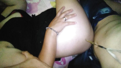 Fitcure1: Follando desde un lado sin camisa con mi novio muy...