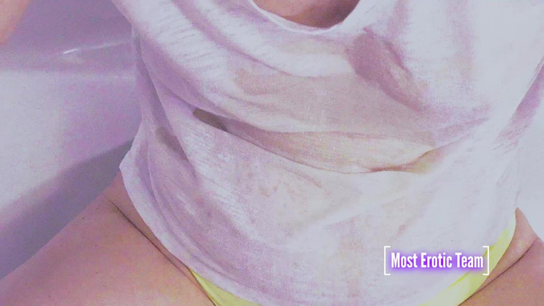 Most Erotic Girl: Gadis kampus suka kencing basah pakai kemeja pt 02