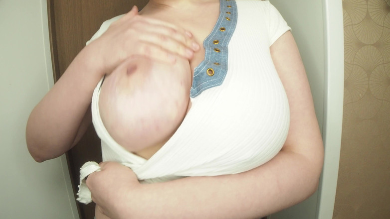 BustyVic: Я отрезаю свою вершину ножницами так, чтобы мои вышли наружу