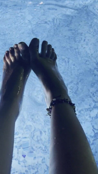 SassyTiff: Feet in the water