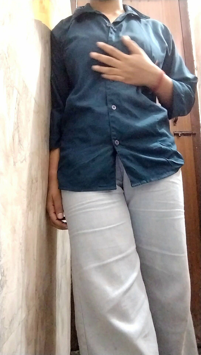 Riyathakur: Indická sexy náctiletá tetička si užívá