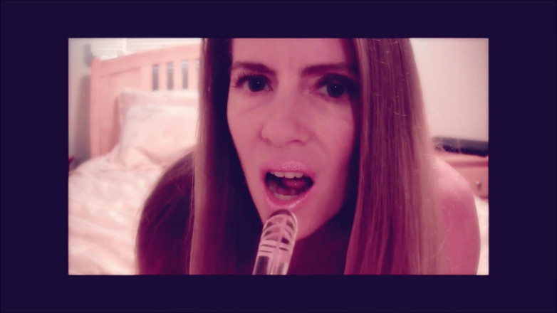 Nikki Nevada: Jucărie de sticlă în pizda fetei studente (2013)