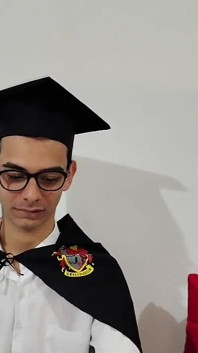 Entiado Não Foi Festa De Formatura Para Colocar Seu Pênis Minúsculo Na Bunda Da Madrasta