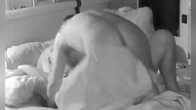 KittieNoOne: 잠자리에 들기 전에 손가락, 입, 진동, 자지를 따먹는 발정난 마누라