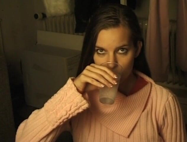 Flash Model Amateurs: Cute teen has fun while being interviewed