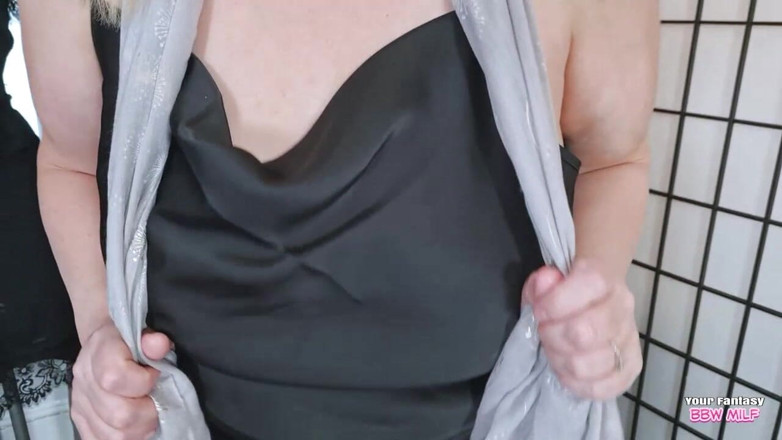 BBW_Wife: Deri şortlu teyze azdırıyor (ev yapımı evli kadın orta yaşlı seksi kadın...