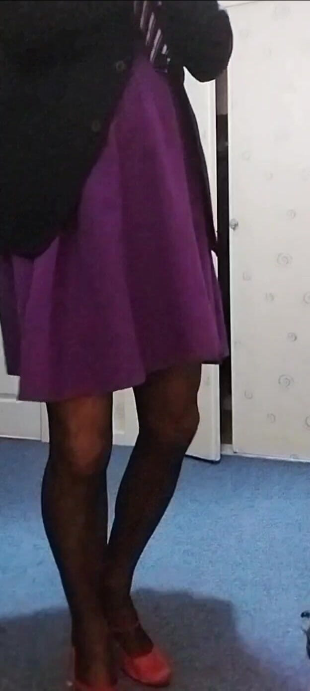 Cindy Belfast: Cindy kommer i sin uniform