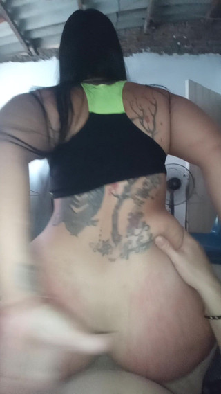 Monozion: Une latina à gros cul se fait fesser jusqu’à ce que...