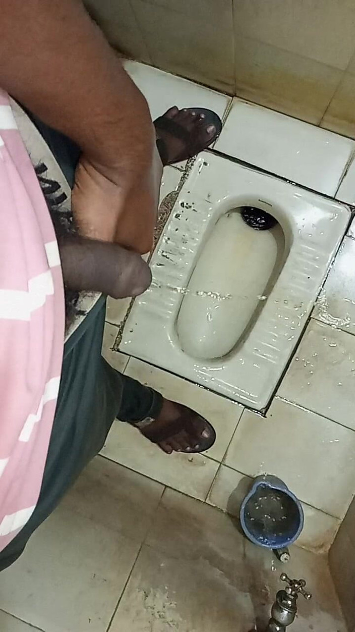 Hungry cliff: Indický kluk v koupelně šuká anál