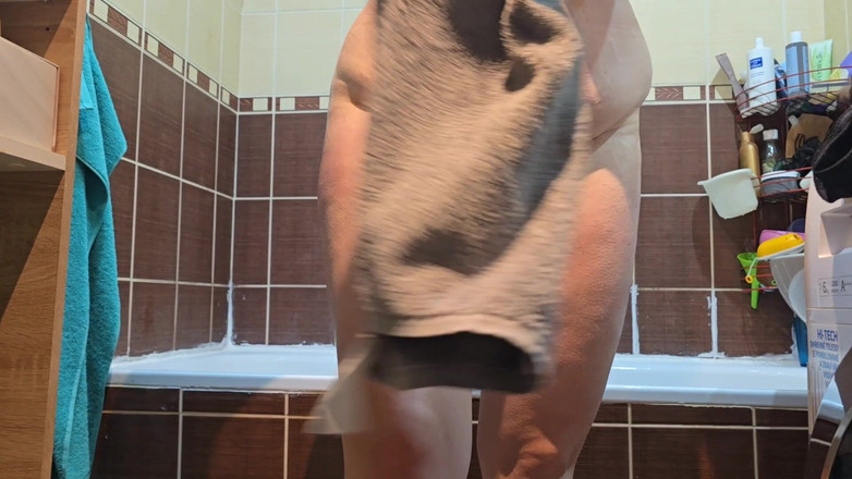 HNC Productions: Napalony mąż złapał jego duże cycki żona BBW biorąc szybki prysznic