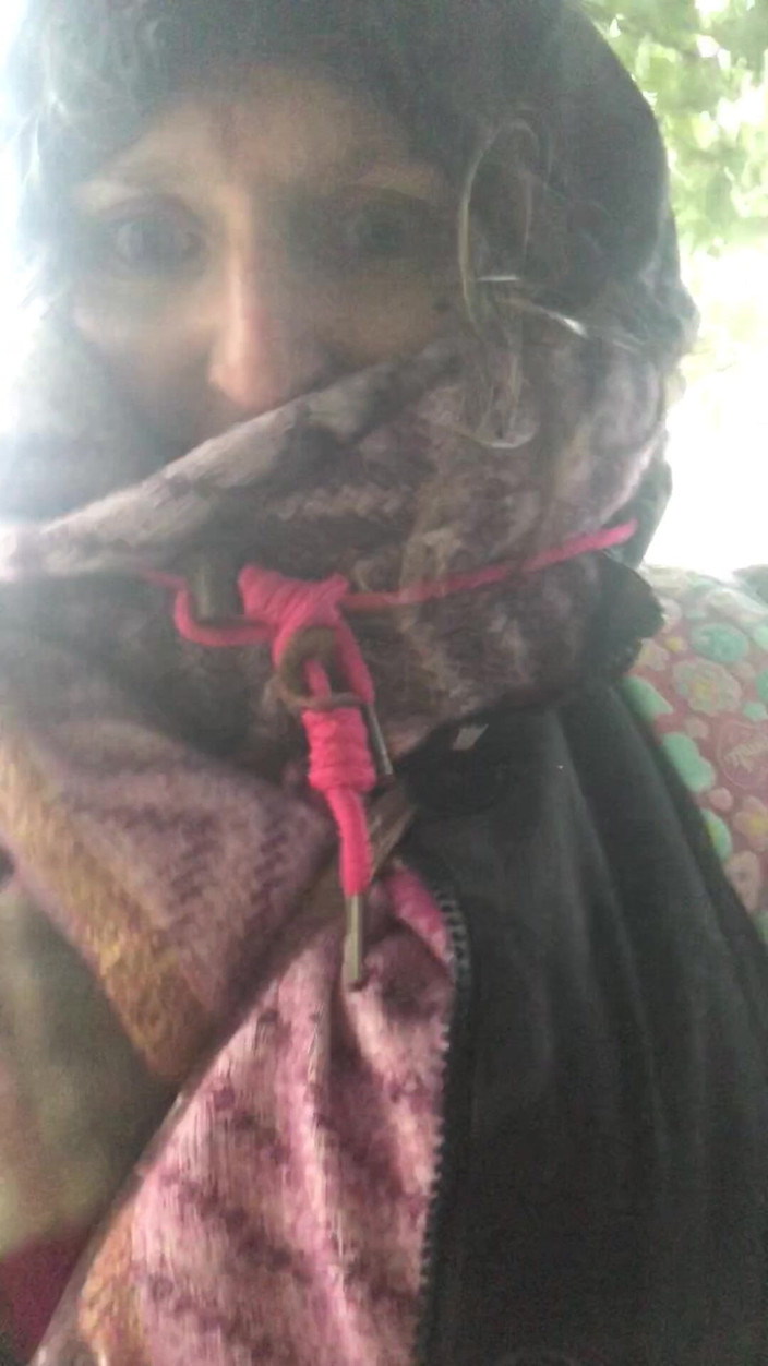 MistressWriggler: Memamerkan payudaraku dengan pentil keras batu di cuaca kotor