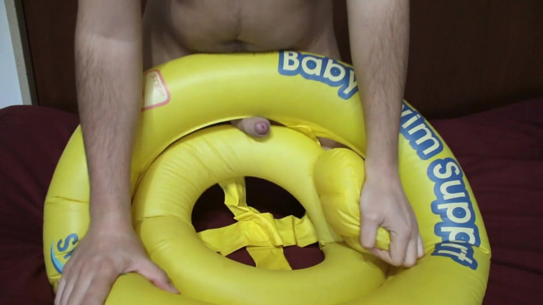 Inflatable Lovers: Sarı yüzen
