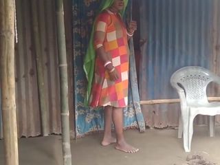 Desi anal: Une belle-mère coquine à gros nichons
