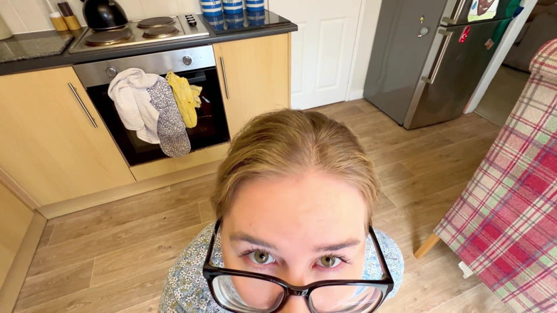 JessieHH: Stepmommy Fucks Neighbor After His Party