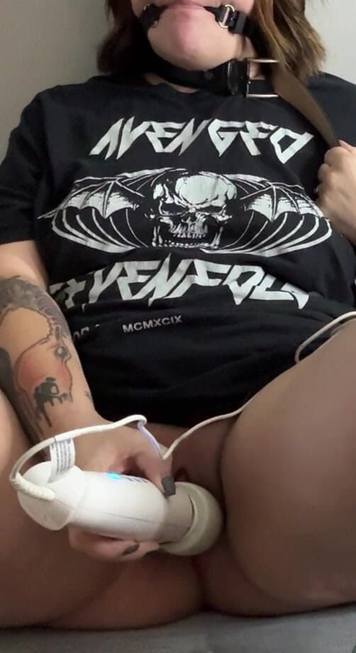 KingDom24: Thắt lưng quanh cổ và âm hộ cho người phục tùng...