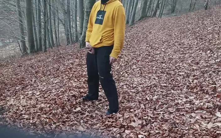 kickerscooter: Real Male Amateur Outdoor Masturbation